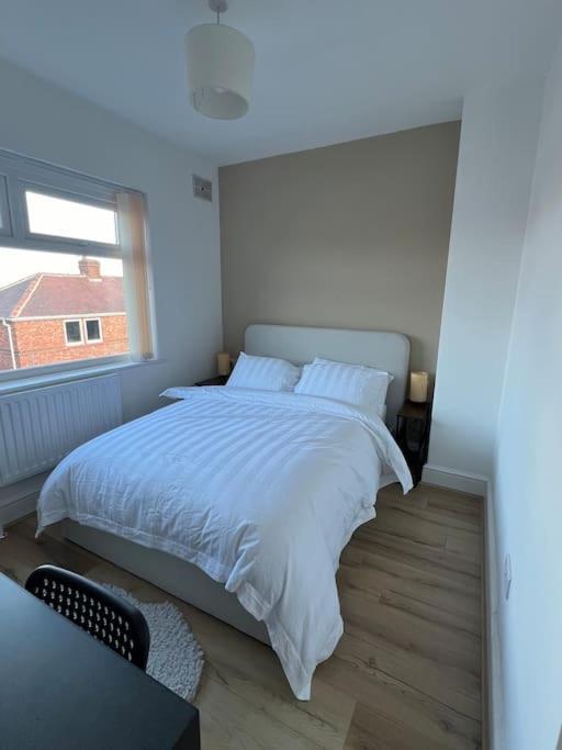 Whole House Modern Two Bedroom In Newcastle - Free Parking Экстерьер фото