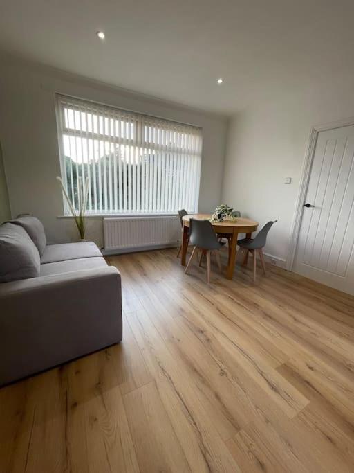 Whole House Modern Two Bedroom In Newcastle - Free Parking Экстерьер фото