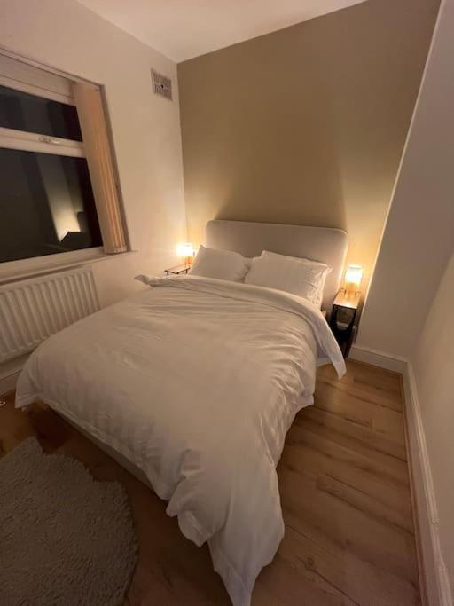 Whole House Modern Two Bedroom In Newcastle - Free Parking Экстерьер фото