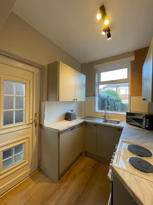 Whole House Modern Two Bedroom In Newcastle - Free Parking Экстерьер фото