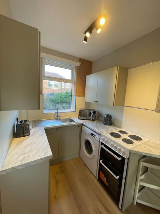 Whole House Modern Two Bedroom In Newcastle - Free Parking Экстерьер фото